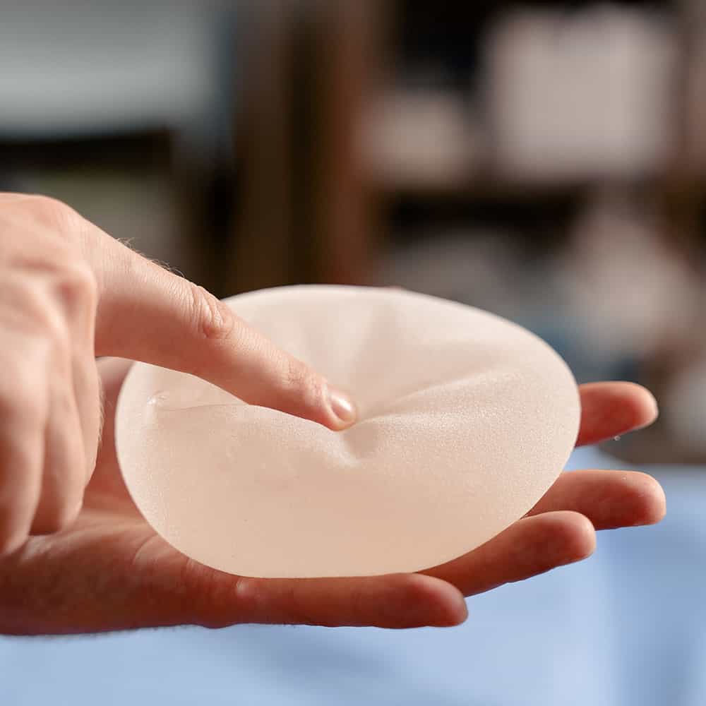 היתרון המרכזי של שתלי הסיליקון הוא התחושה הטבעית שהם מעניקים