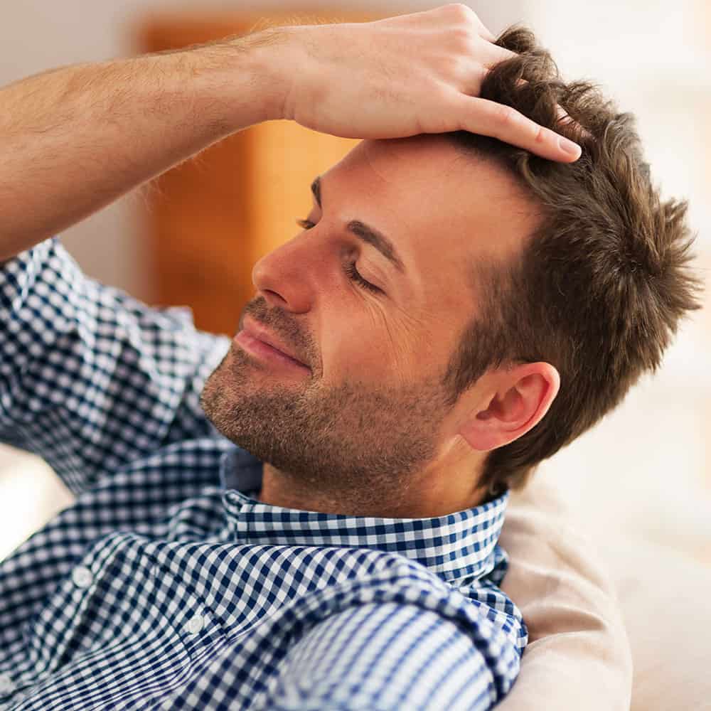 שיפור ראשוני ניכר כבר לאחר חודשיים עד 3 חודשים מהטיפול - השיער הקיים נראה חזק יותר, מבריק יותר ופחות שביר.